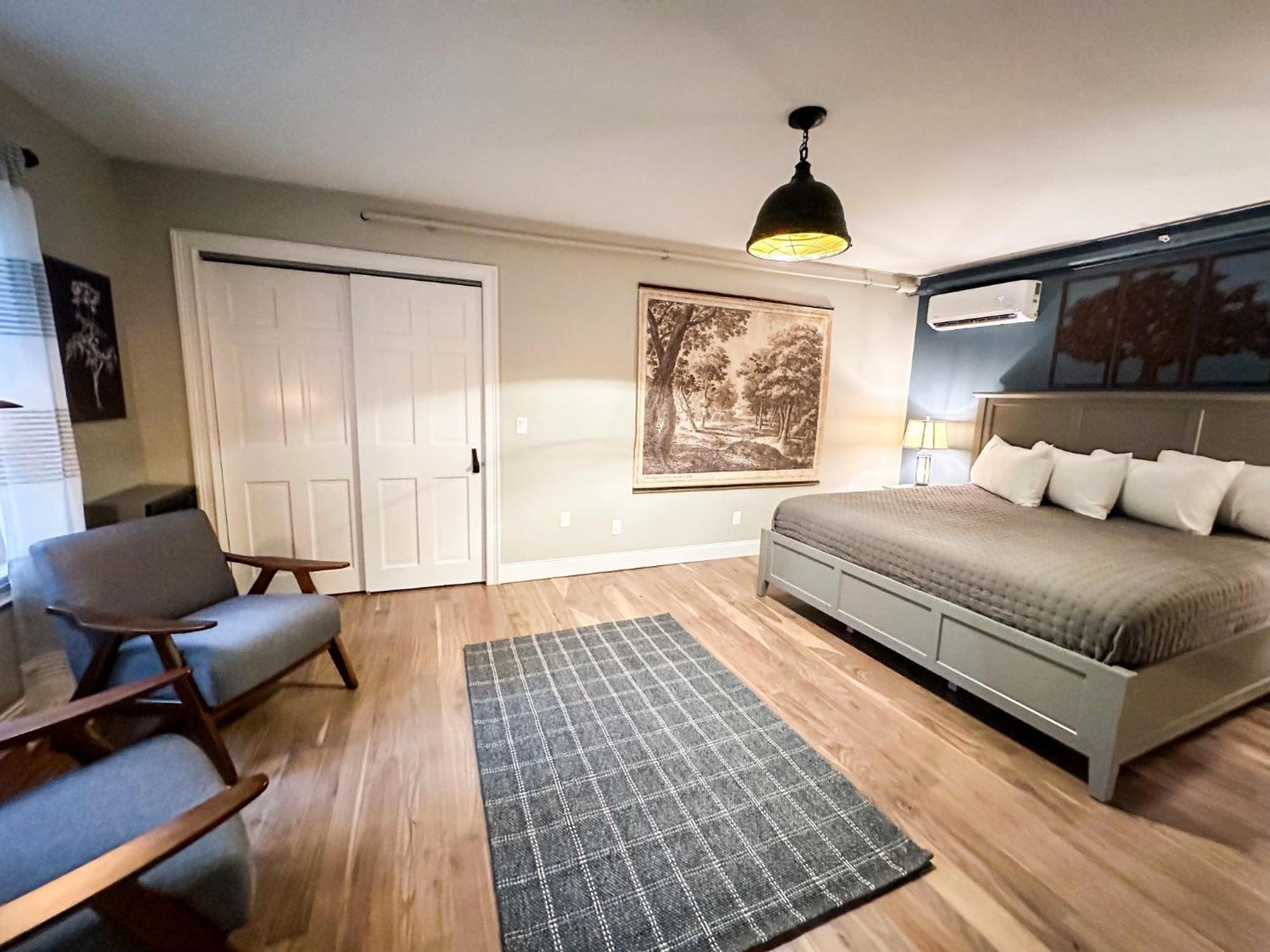 The Black Walnut Inn Амхерст Экстерьер фото
